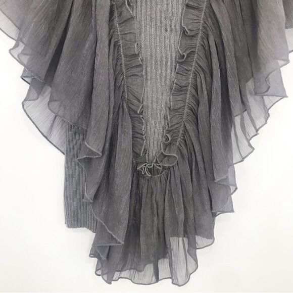 Isabella Rodriguez Gray Knit Ruffle Flutter Sleeve Blouse - Picture 4 of 12